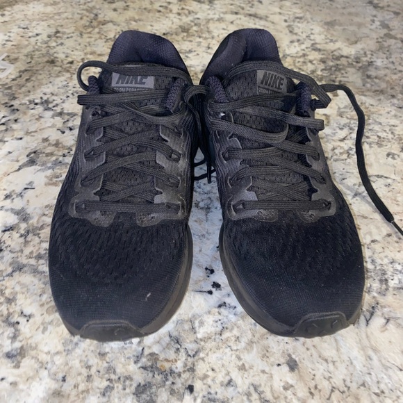 Women’s Nike Running Shoes - Picture 2 of 4